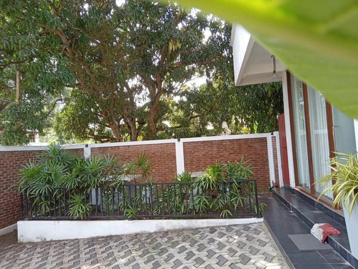 Elephant Park Family Bungalow Udawalawe Exterior photo